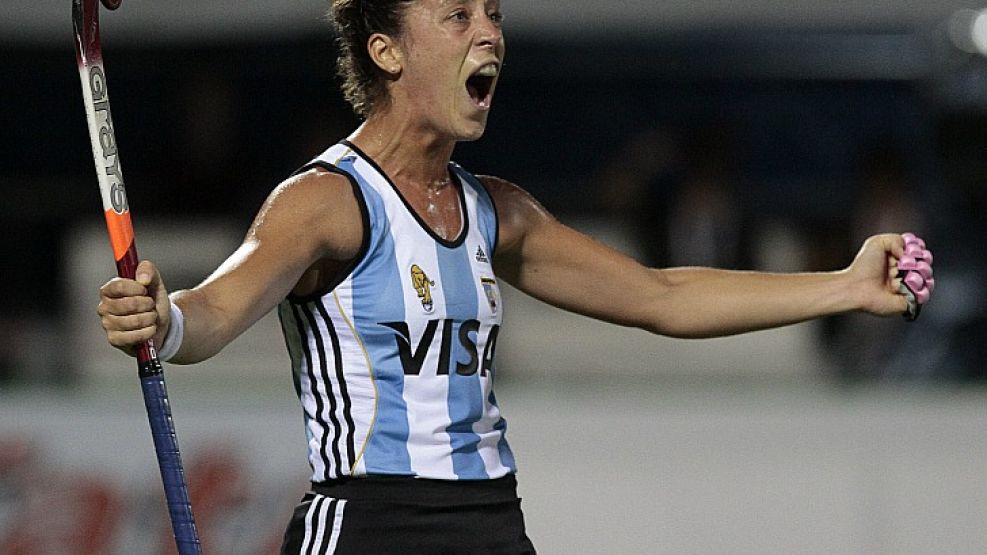 D'Elía grita con todo el gol con el que le dio el triunfo y el título a Las Leonas.