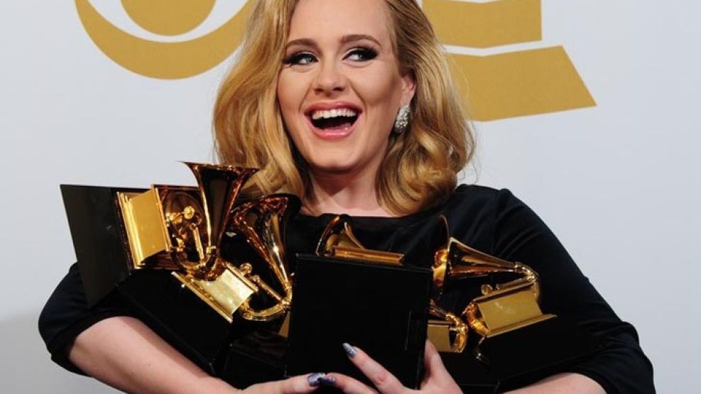 La cantante Adele fue la gran ganadora de los premios Grammy.