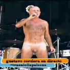 Gustavo Cordera desnudo en Chile | Foto: lollapaloozachile.tumblr.com 