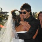 Fefe saluda a Yana despues del casamiento