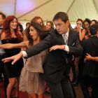Festejo en la carpa despues de la ceremonia 2