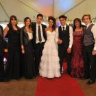 Los novios con sus familiares