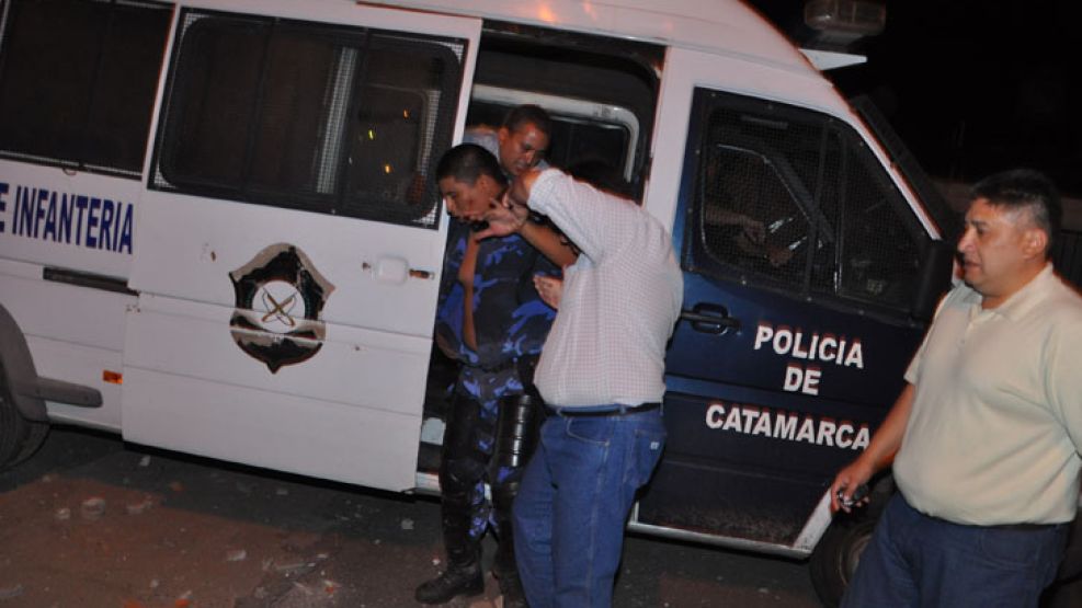 Por el crimen contra Pachado hubo serios incidentes en la comisaría.