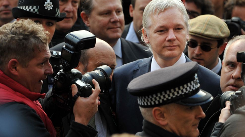 Assange está detenido en Londres.