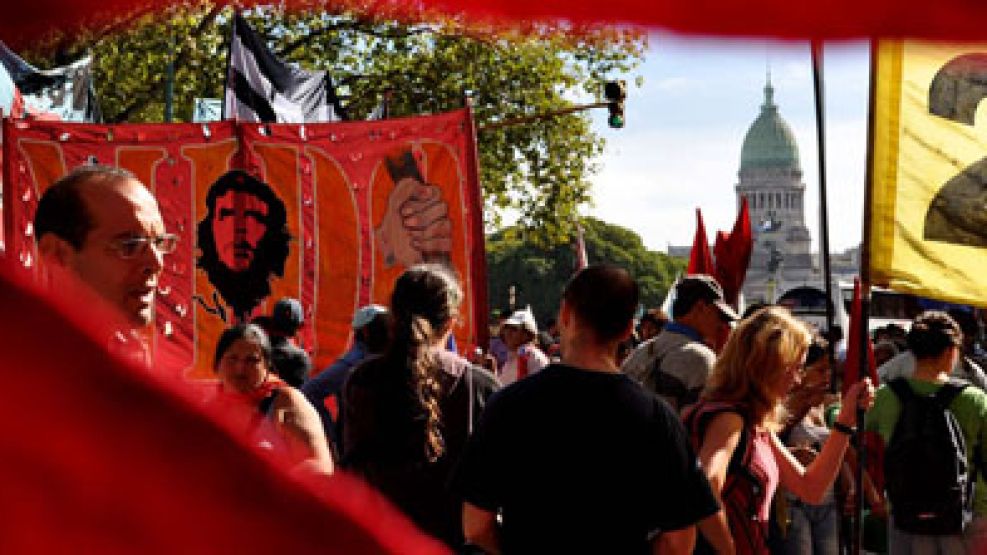 Movilizaciones sociales marcharon a Plaza de Mayo