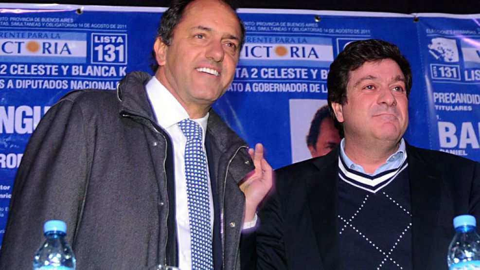 El gobernador y vicegobernador de la provincia de Buenos Aires juntos en un acto.