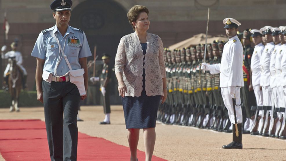 Dilma Rousseff fue recibida con honores esta semana en la India, donde fue a participar de una cumbre de los países emergentes del grupo BRICS.