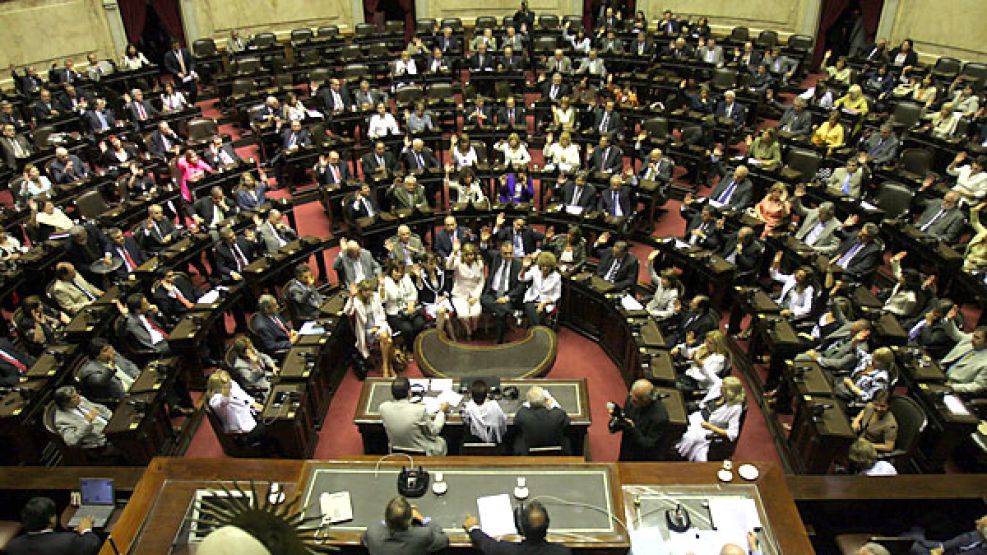 La modificación de la ley 23.966 aprobada el 21.11.2007 generó un duro debate en la Cámara Alta.