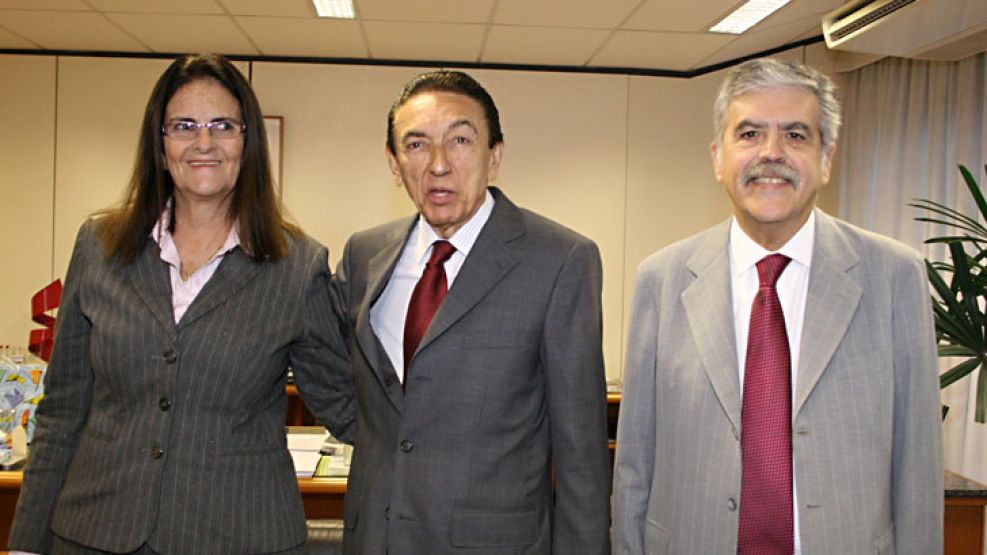 De Vido junto a su par de Minas y Energía de Brasil, Edison Lobao y la presidenta de Petrobrás, Mara Das Graas Foster.