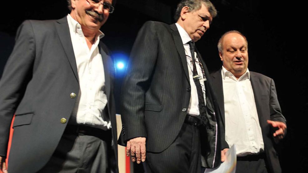 Los ministros de Educación de Ciudad y Nación, Hernán Lombardi y Alberto Sileoni, expusieron en "Un futuro con libros" en la 38va edición de la Feria del Libro de Buenos Aires. 