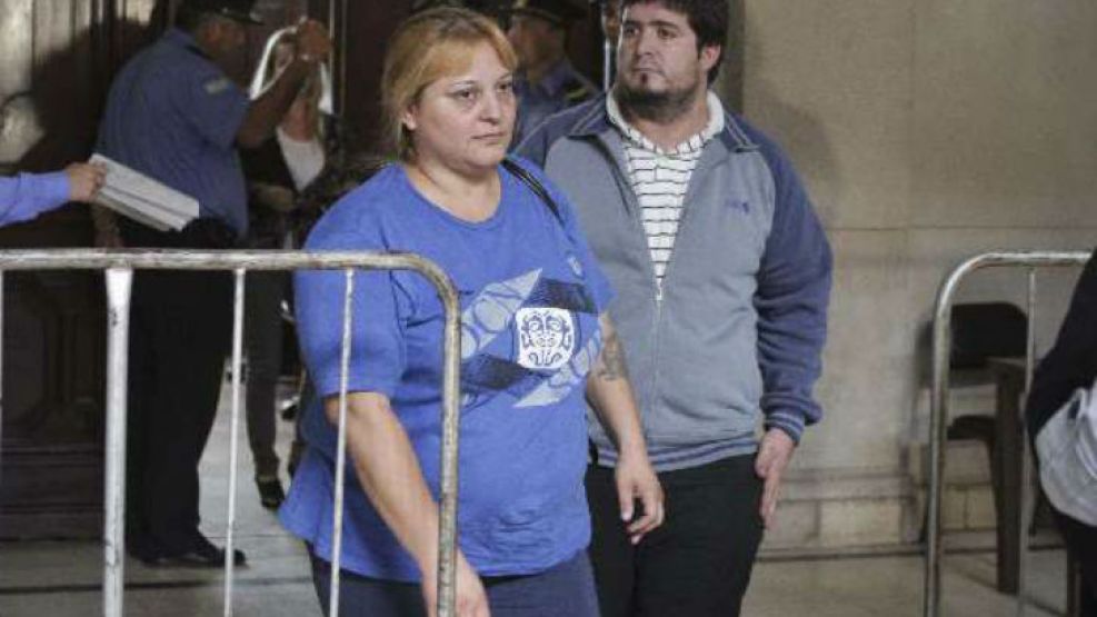 Márquez y el Chenga Gómez, saliendo de los tribunales.