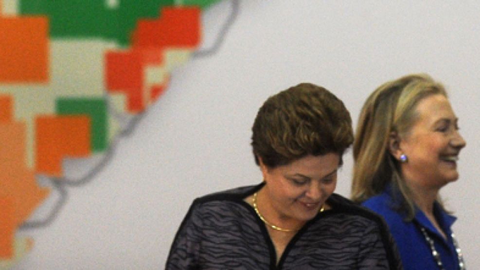 Dilma Rousseff y Hillary Clinton inauguraron la cumbre de países que integran la Alianza para el Gobierno Abierto.