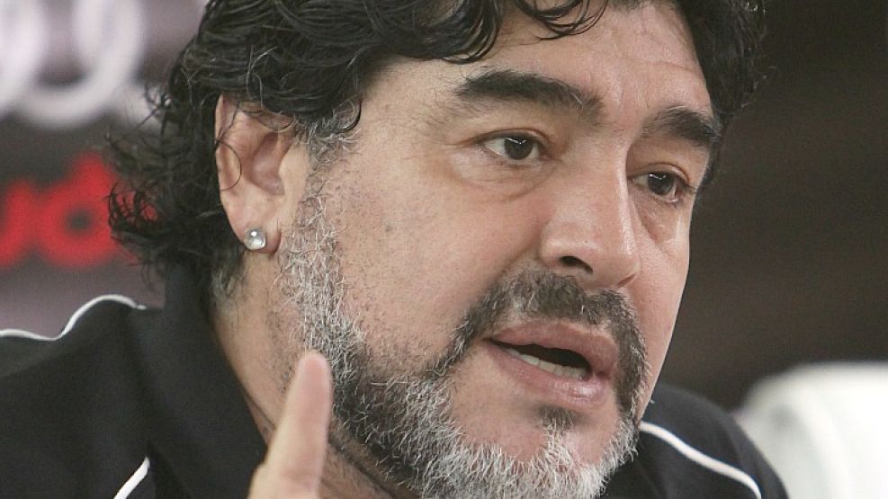 Diego Maradona disparó contra su ex ayudante. 