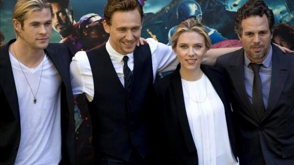 Chris Hemsworth, Tom Hiddleston, Scarlett Johansson y Mark Ruffalo, durante el estreno de The Avengers en Roma