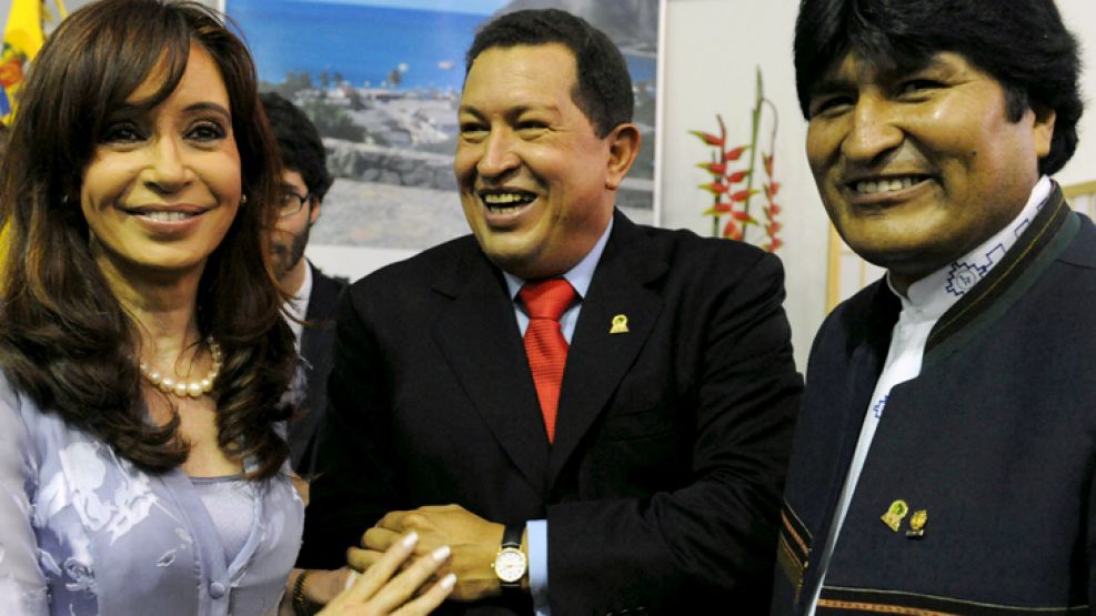 Cristina con Chávez y Evo en Isla Margarita