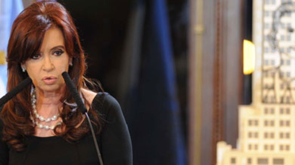 Cristina Fernández anunció la promulgación de la ley de YPF