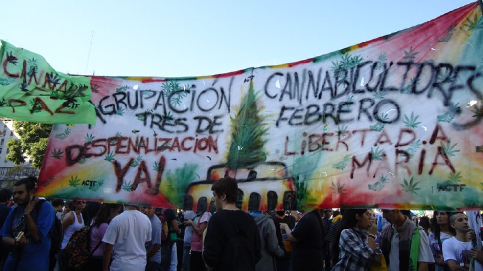 Una multitud pidió a favor del cultivo y en contra de la penalización del consumo.