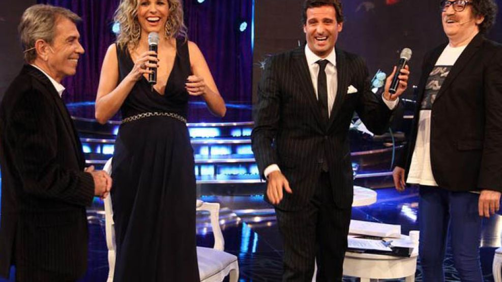 Charly García, junto a Juan Alberto Badía, José María Listorti y Denise Dumas. 