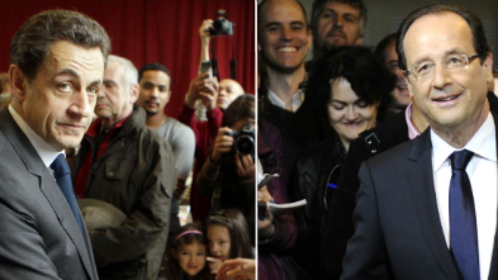 Hollande fue el primero en votar, pasadas las 10, y luego le siguió Sarkozy junto a Carla Bruni en Paris.