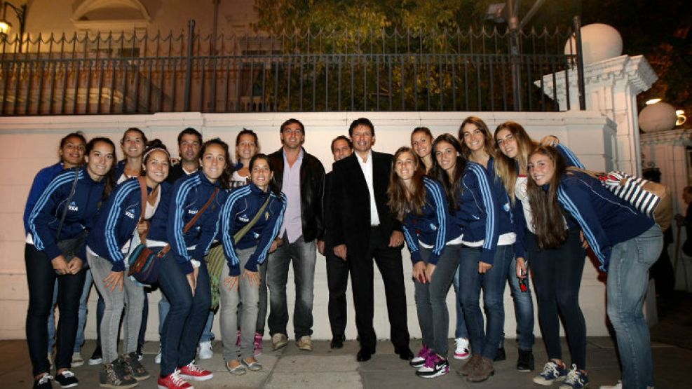 Las Leonas, presentes en la embajada.