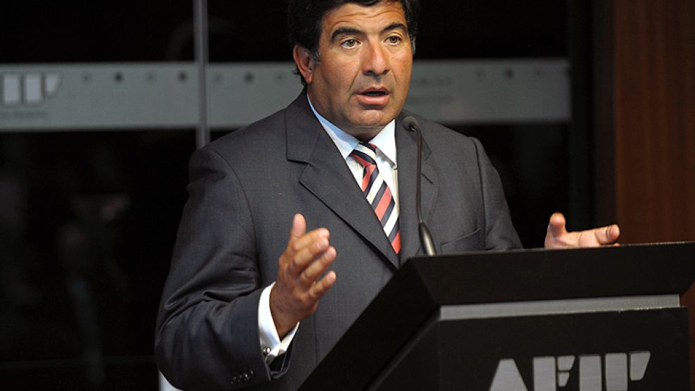LA AFIP pone un cepo casi por completo a la compra.