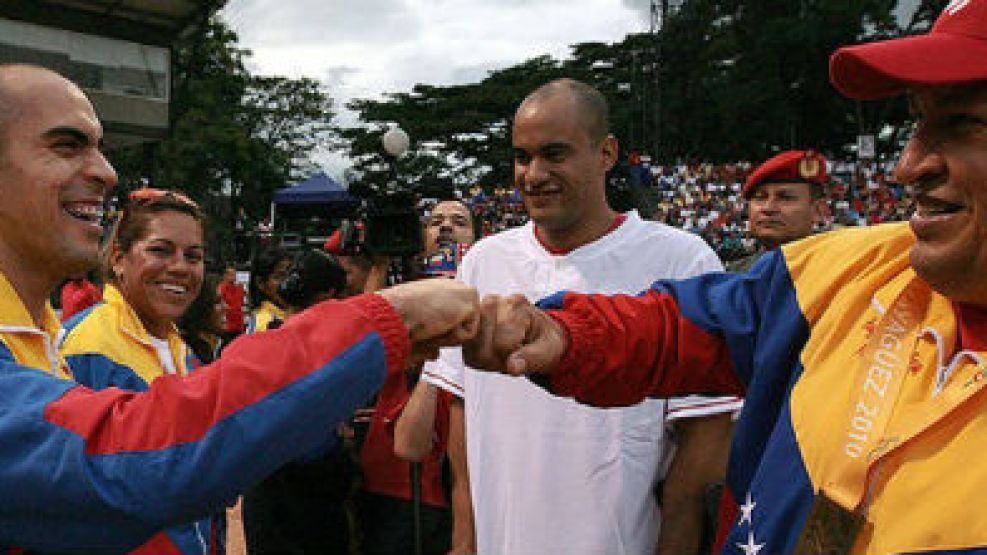Pastor Maldonado junto Hugo Chávez.