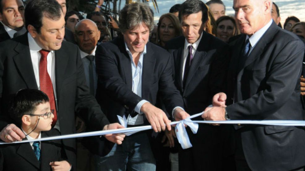 Boudou inauguró la temporada de las termas. Viajó en un helicóptero sanitario.