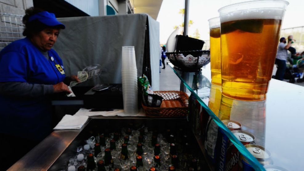 La venta de bebidas alcohólicas dentro del estadio es el gran problema de la organización.
