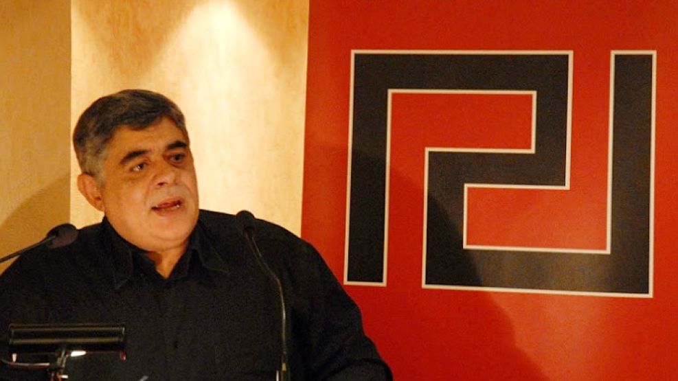 Michaloliakos durante uno de sus discursos nacionalistas.