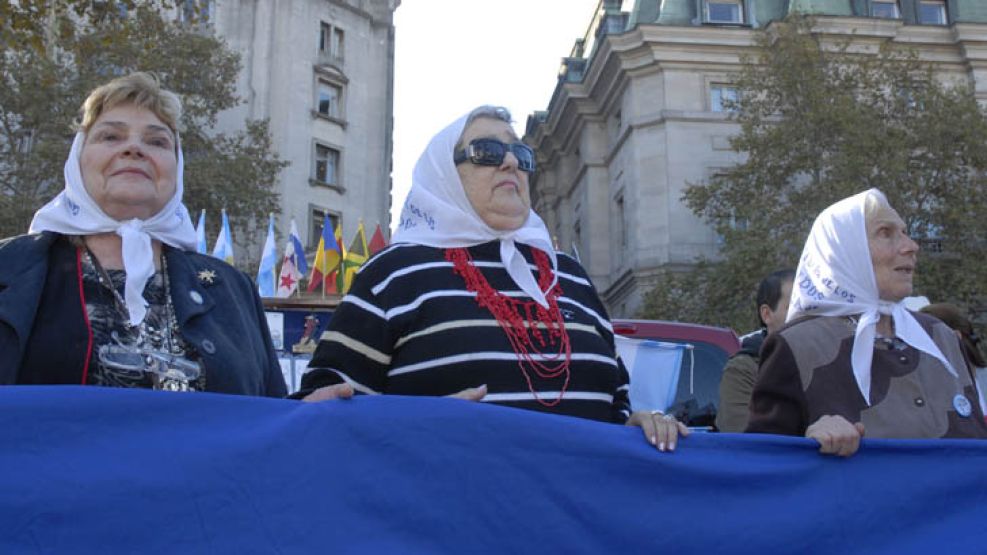 Bonafini antes de su discurso esta tarde en Plaza de Mayo.