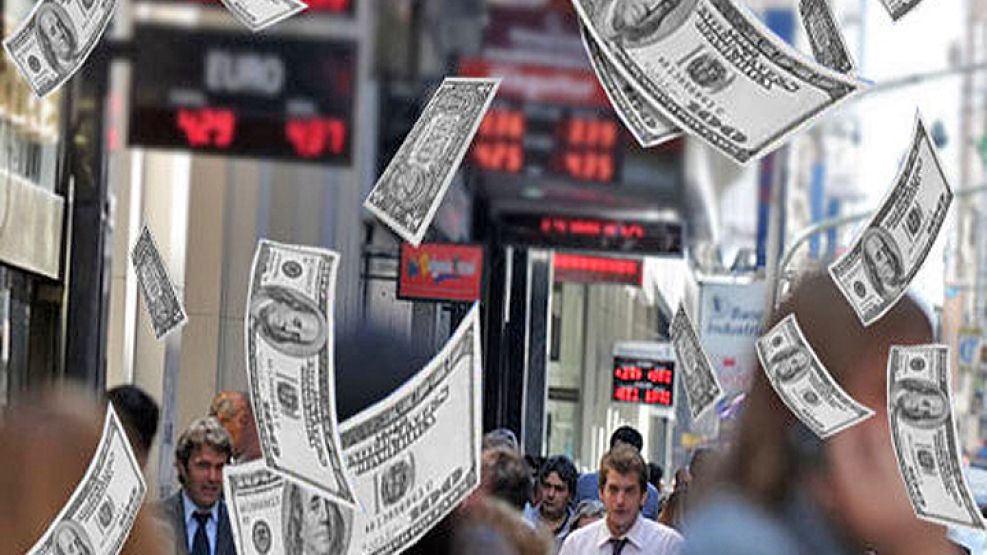 Se presume que es por la desconfianza de los ahorristas ante las trabas a la compra de divisas de la AFIP.