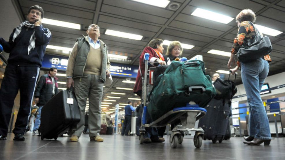 El contador Locane explica cómo conseguir el dólar turista. 