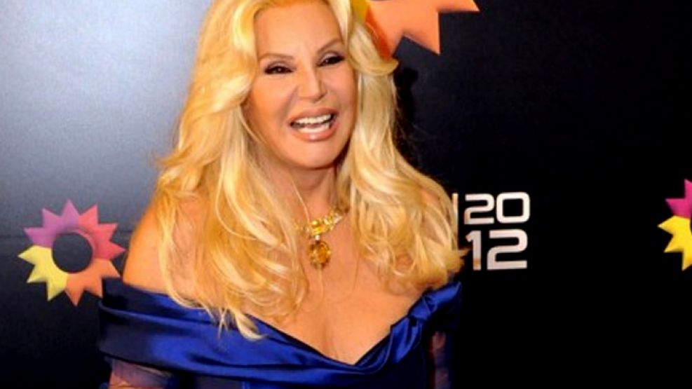 La diva sorprendió con su decisión en una entrevista exclusiva con Caras en la noche de los Martín Fierro.