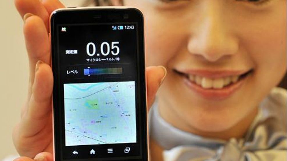 El Pantone 5 es fabricado por Sharp y, por el momento, sólo estará disponible en Japón. 