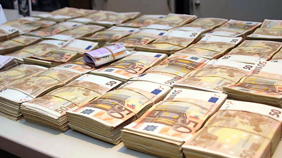 La fuga de capitales que se vive hoy en España es la peor desde 1990, en marzo fue récord absoluto.