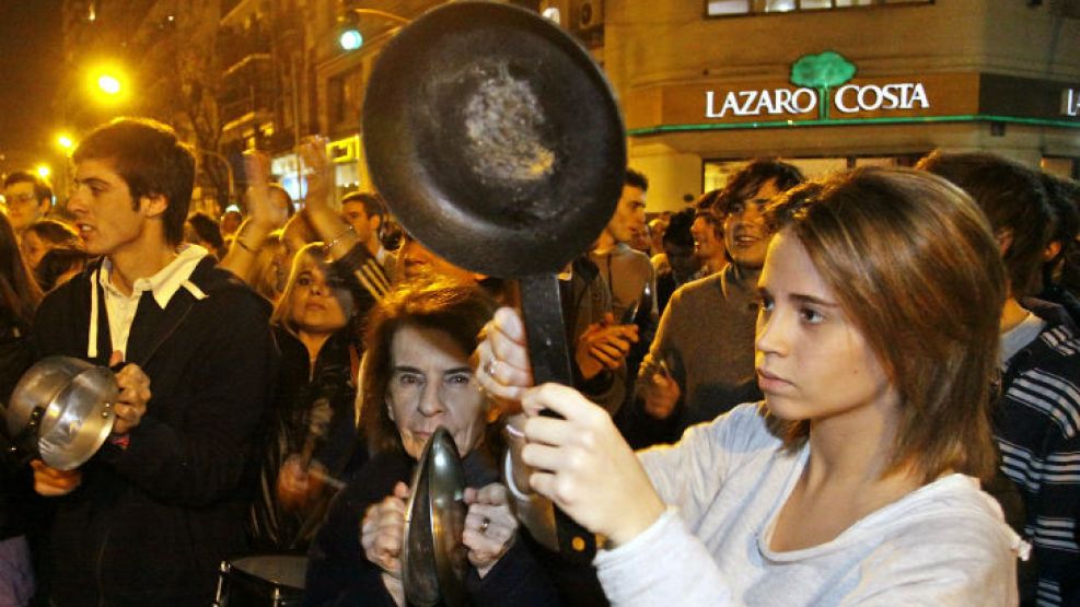 Cacerolazo en la Ciudad contra el Gobierno nacional