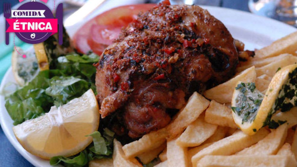 La pamplona es un arrollado de carne, pollo o cerdo relleno con verduras.