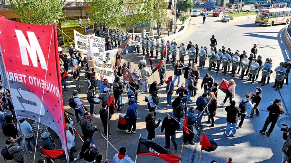 Gremios y organizaciones ayer comparon las calles y accesos de la ciudad.