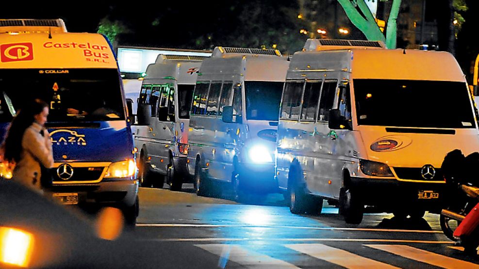 Todos los días entran a la Ciudad unas 2.500 combis, aunque según la CNRT sólo mil están habilitadas para transportar pasajeros.