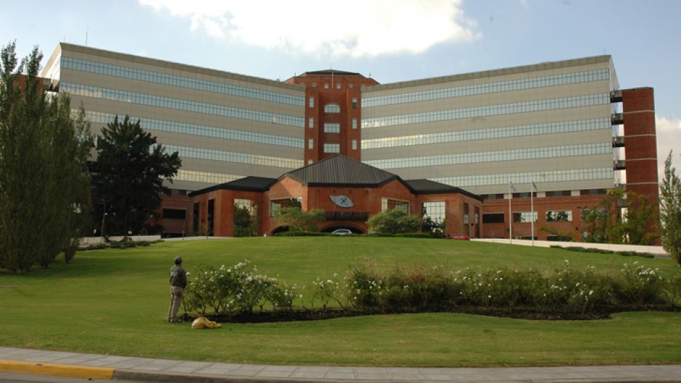 La fachada del Hospital Austral.