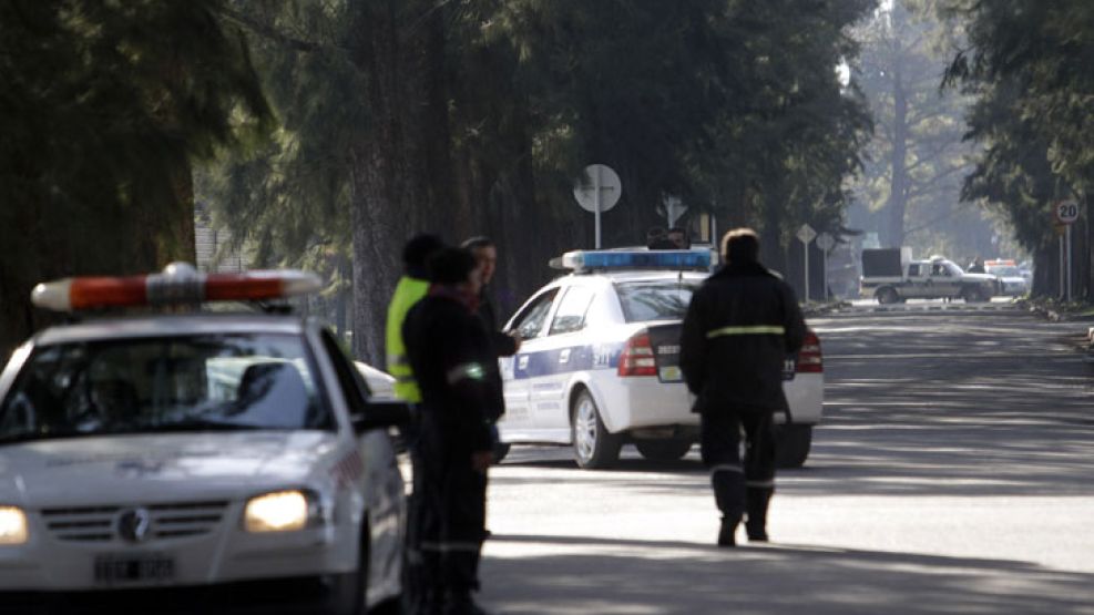 La policía custodia los alrededores del hospital Austal