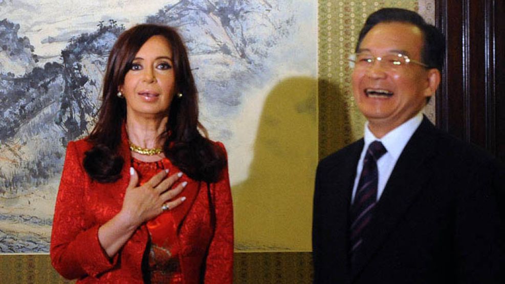 Cristina junto al premier Wen Jibao, durante una visita oficial al país asiático.