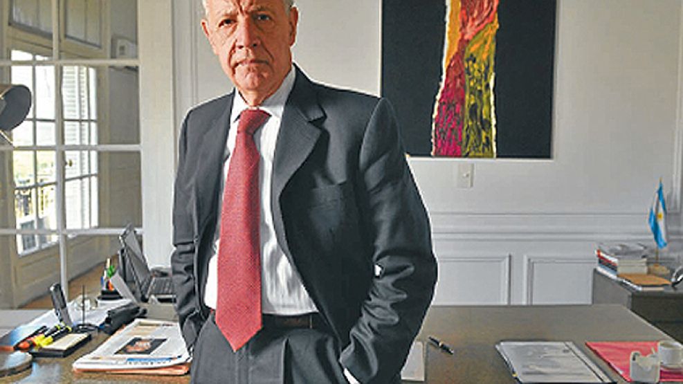 El ex ministro de Economía, Roberto Lavagna, protagonista del reportaje de esta edición de la revista Fortuna.