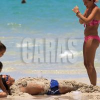 Tevez a la “milanesa” por Florencia y Katie