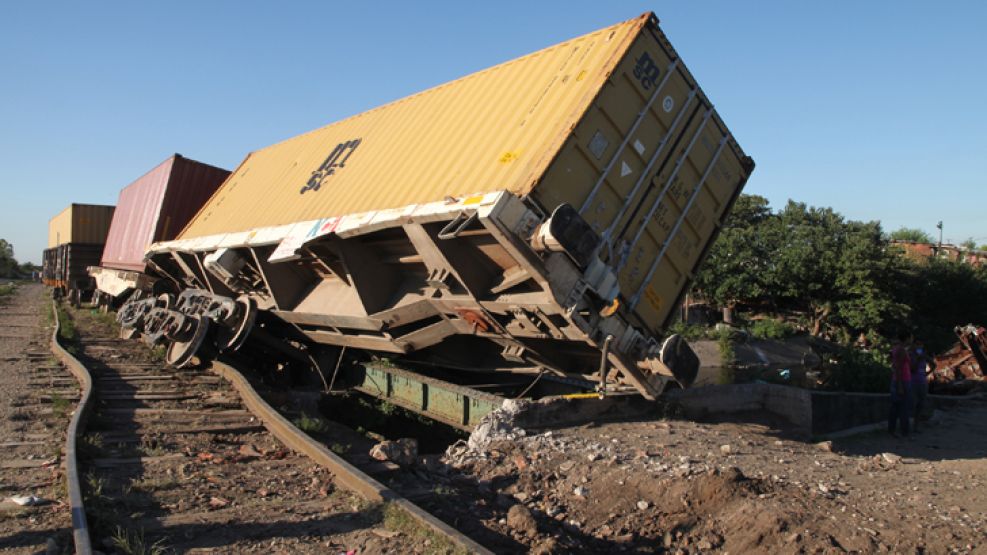 En febrero del 2010 la policía Bonaerense reprimió a un grupo luego del descarrilamiento del tren en José León Suárez, dos cartoneros murieron.