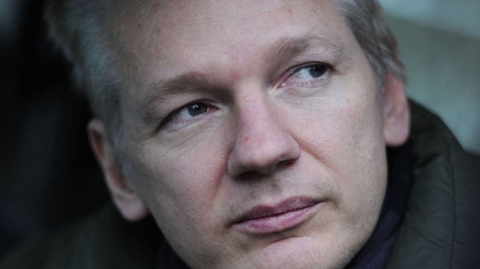 Mientras Assange espera por el asilo político en una embajada de Ecuador, Wikileaks presenta un disco. 