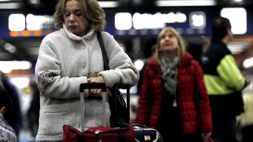 Como consecuencia de la falta de controladores aéreos esta mañana se registraban demoras en el Aeroparque Jorge Newbery.