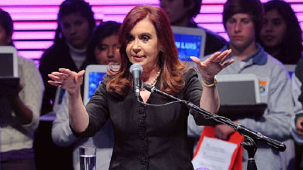 La Presidenta, otra vez en Tecnópolis y otra vez por cadena nacional.