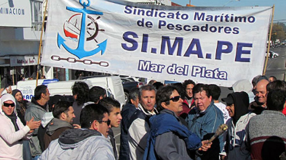 El sindicato de pescadores reclaman el aumento en una sola cuota.