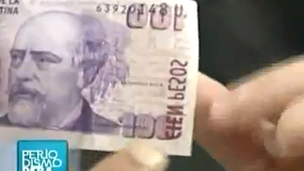 Algunos de los errores más evidentes en los nuevos billetes de 100 pesos.